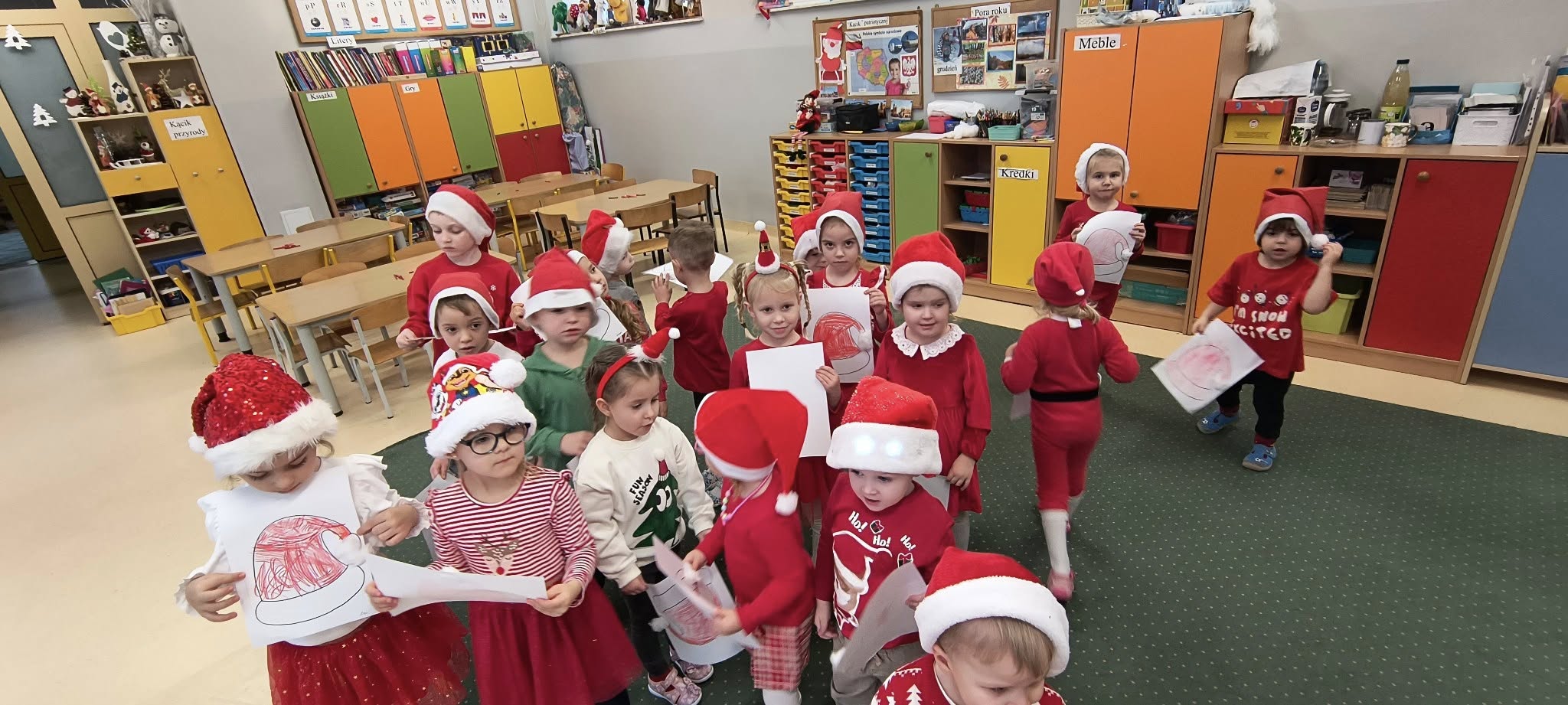  Dzieci w przebraniach